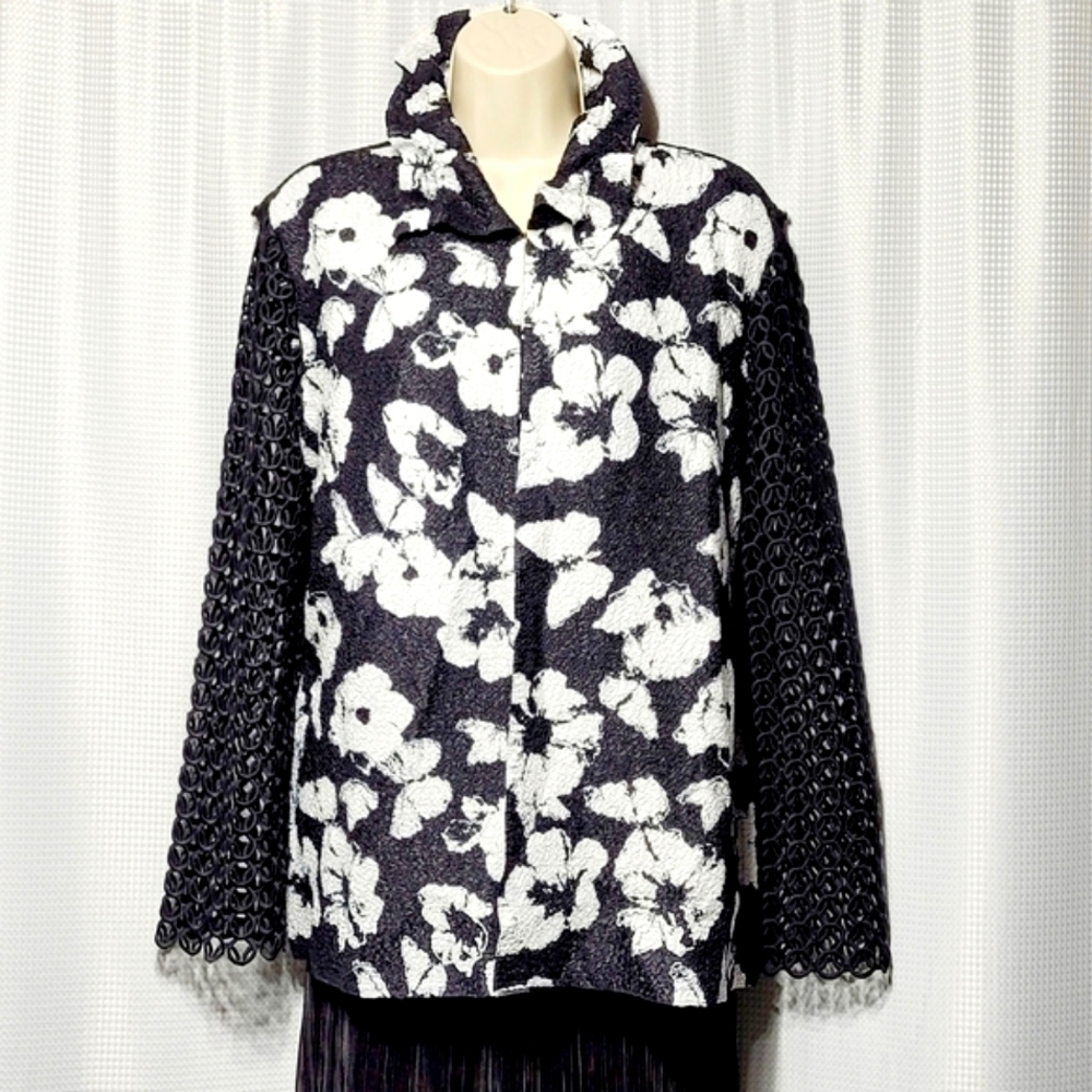 Draper's - Damons Y2K VTG Black & White Floral Textured Artsy Jacket Women's (L)